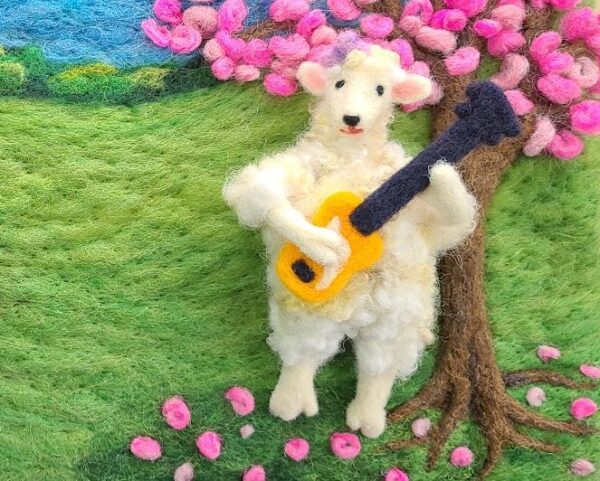 Needle-Felting-Lesson-Objects-Bass-Guitar-5